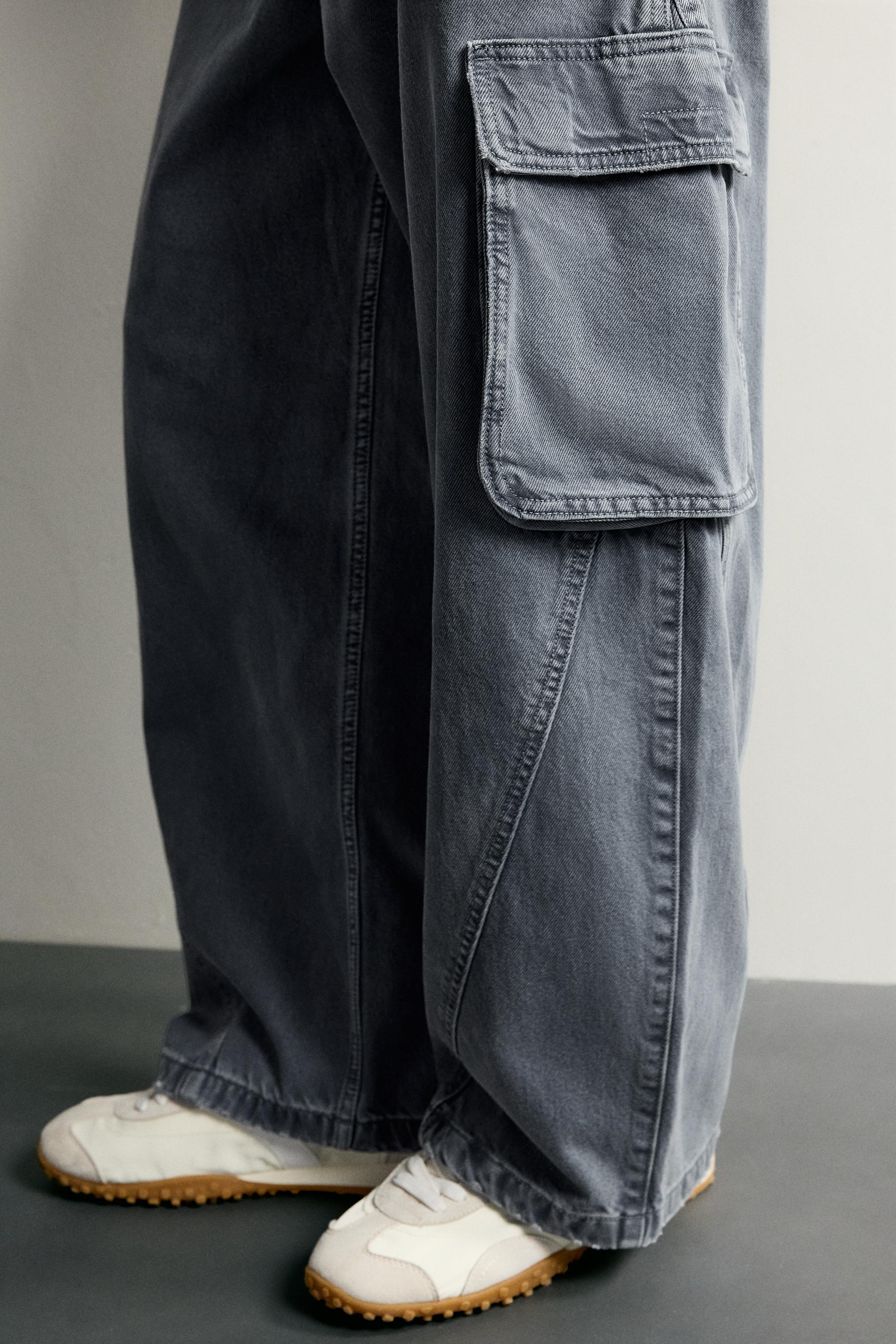 BALLOON-FIT CARGO PANTS WITH SEAMS